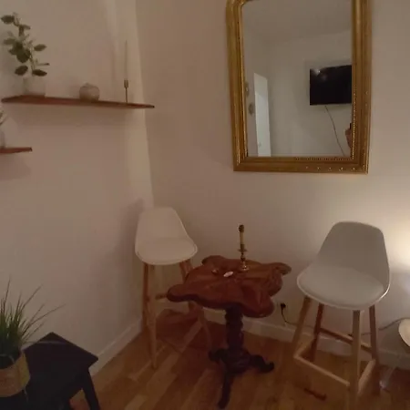 Le Marais,center ,5 Minute Eiffel Tour And Louvre Meusm ,1 Mins Metro Apartment