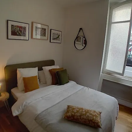 Le Marais,center ,5 Minute Eiffel Tour And Louvre Meusm ,1 Mins Metro Paris