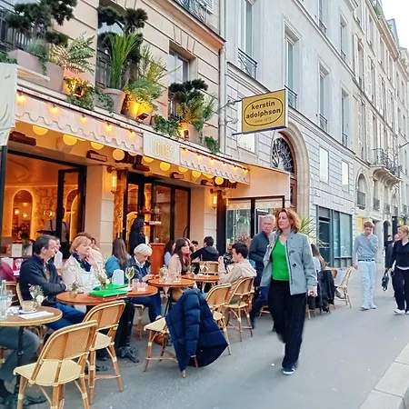 Le Marais,center ,5 Minute Eiffel Tour And Louvre Meusm ,1 Mins Metro