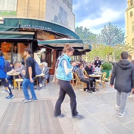 Le Marais,center ,5 Minute Eiffel Tour And Louvre Meusm ,1 Mins Metro *