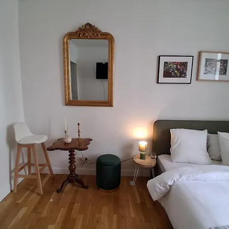 Apartment Le Marais,center ,5 Minute Eiffel Tour And Louvre Meusm ,1 Mins Metro