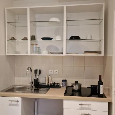 Le Marais,center ,5 Minute Eiffel Tour And Louvre Meusm ,1 Mins Metro *