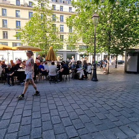 Le Marais,center ,5 Minute Eiffel Tour And Louvre Meusm ,1 Mins Metro Apartment