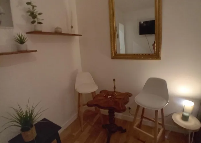 Le Marais,center ,5 Minute Eiffel Tour And Louvre Meusm ,1 Mins Metro Apartment
