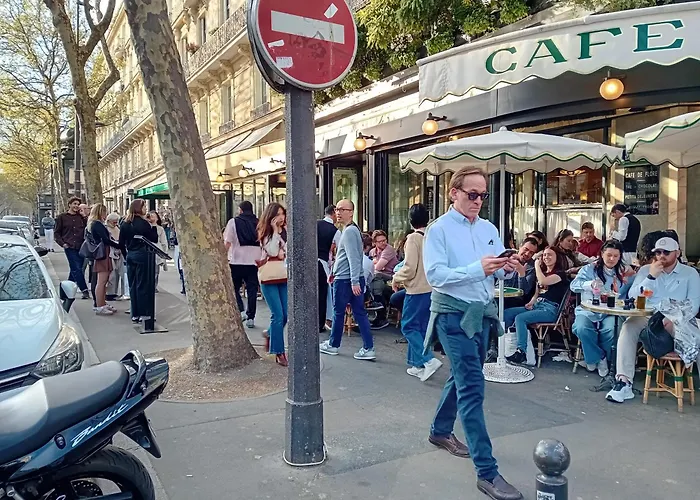Apartment Le Marais,center ,5 Minute Eiffel Tour And Louvre Meusm ,1 Mins Metro