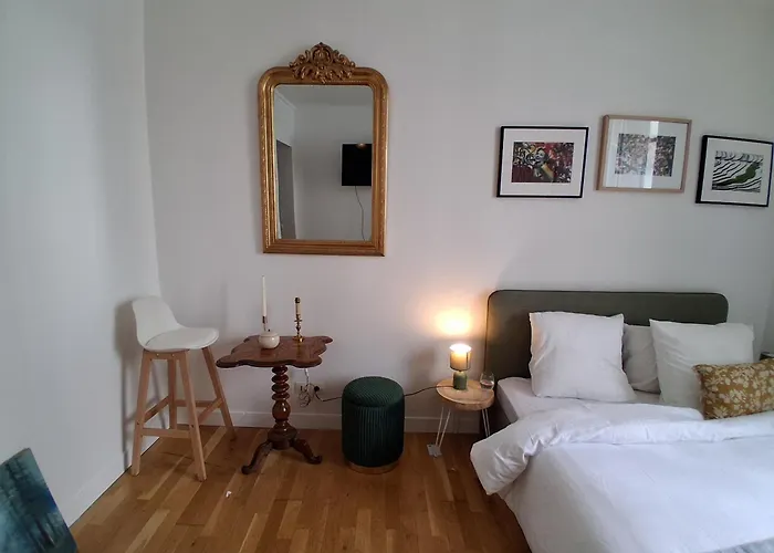 Apartment Le Marais,center ,5 Minute Eiffel Tour And Louvre Meusm ,1 Mins Metro