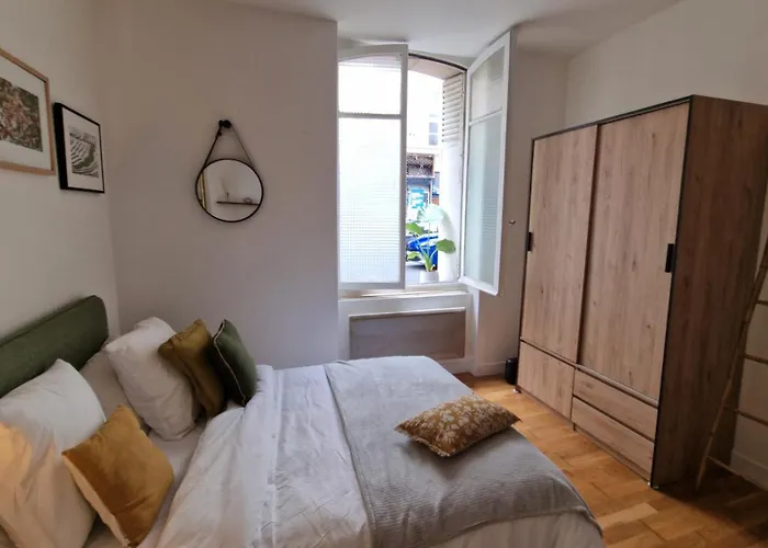 Apartment Le Marais,center ,5 Minute Eiffel Tour And Louvre Meusm ,1 Mins Metro