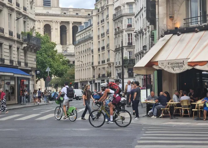 Apartment Le Marais,center ,5 Minute Eiffel Tour And Louvre Meusm ,1 Mins Metro